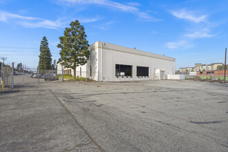 2551 Santa Fe Ave, Redondo Beach, CA for lease Building Photo- Image 2 of 9