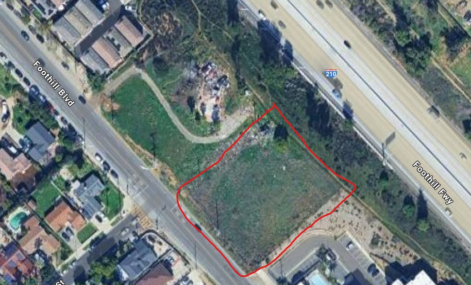 13419 Foothill blvd, Sylmar, CA à vendre - Aérien - Image 2 de 5
