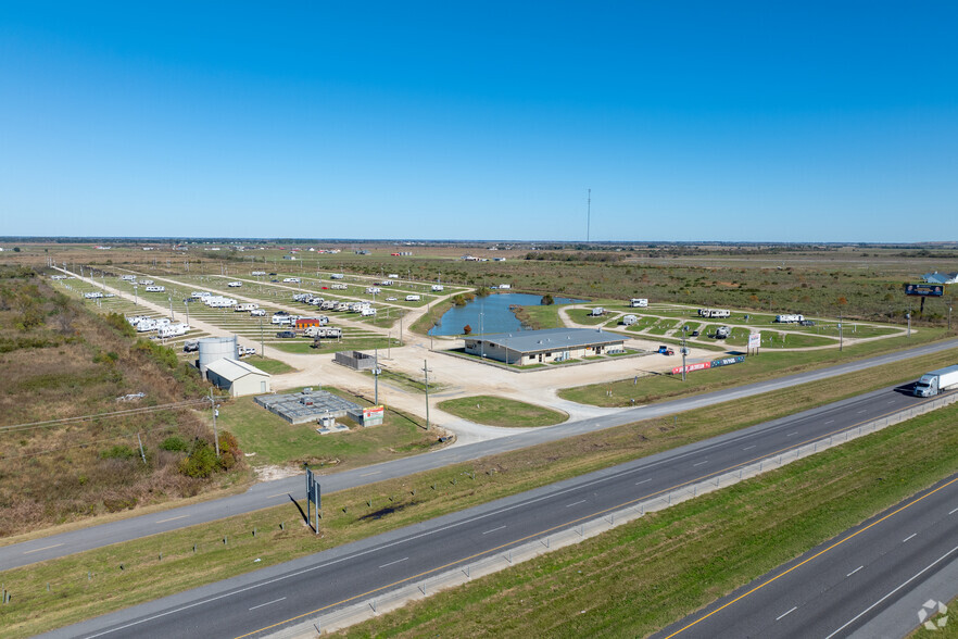 20500 N Frontage Rd, Iowa, LA for sale - Building Photo - Image 1 of 17