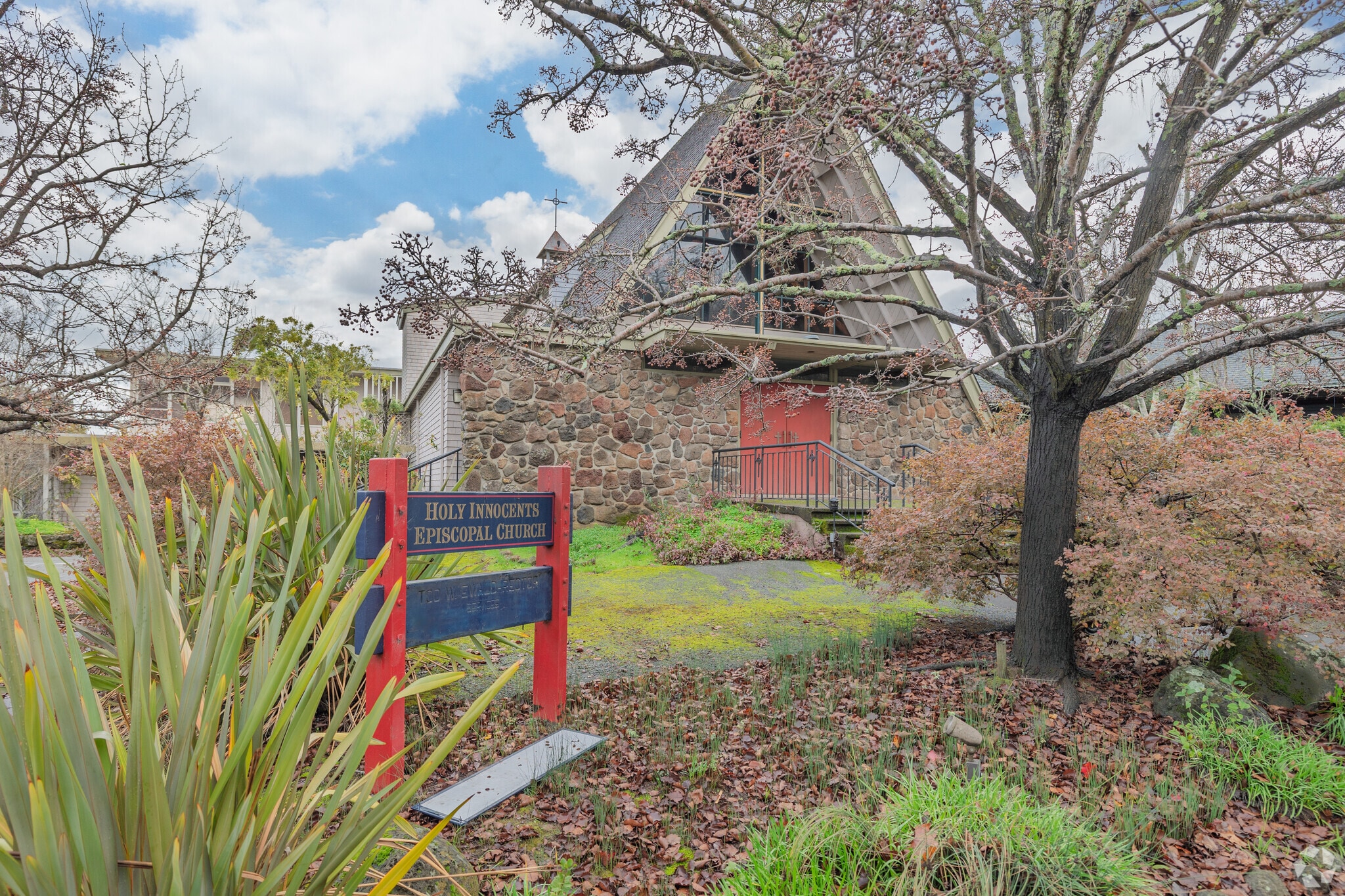 2 Tamalpais Dr, Corte Madera, CA for lease Primary Photo- Image 1 of 6