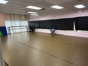 6570 Caroline St, Milton, FL for lease Interior Photo- Image 2 of 6