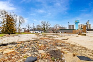 Plus de détails pour 211 Center Ave N, Mitchellville, IA - Terrain à louer