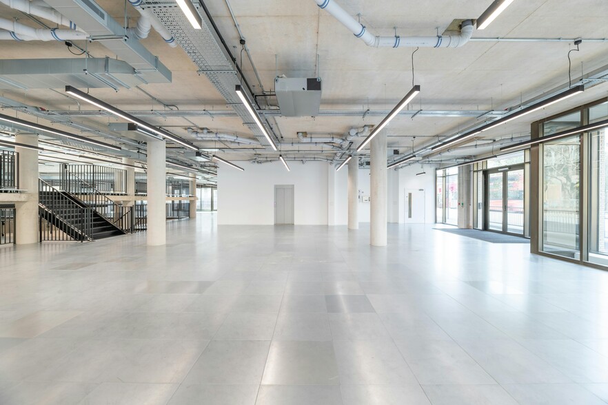 140-146 Camden St, London for lease - Interior Photo - Image 2 of 14