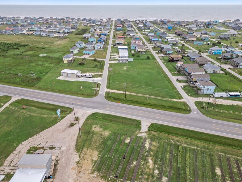 998 Meynig Rd, Crystal Beach, TX à vendre - Photo du bâtiment - Image 2 de 10