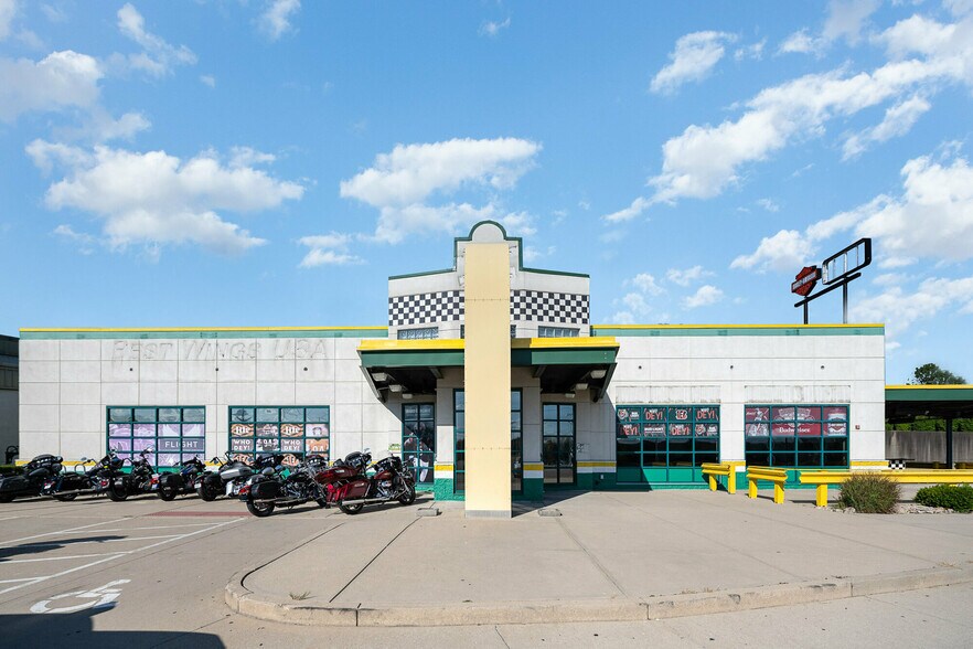 8025 Action Blvd, Florence, KY for lease - Building Photo - Image 1 of 6