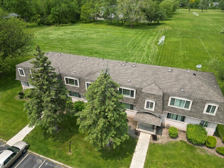 261 Beattie Ave, Lockport, NY à vendre - Photo du bâtiment - Image 2 de 49
