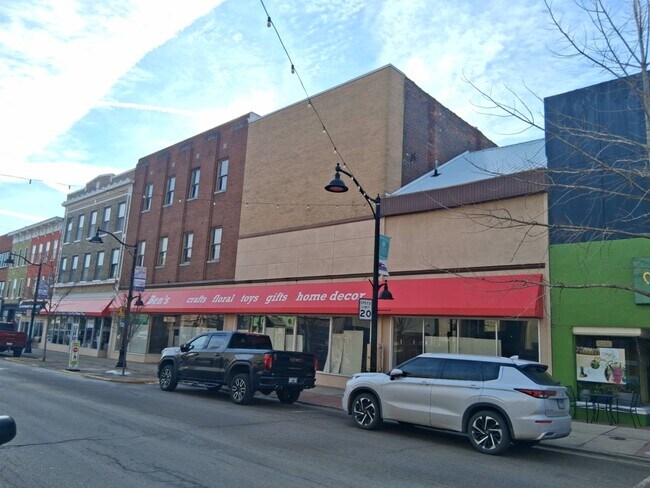 More details for 108-112 E Main St, Belleville, IL - Retail for Sale