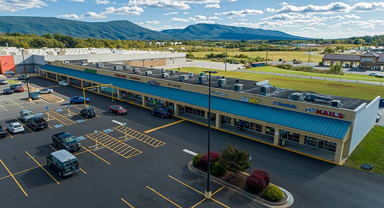 473-477 W Reservoir Rd, Woodstock, VA à louer - Photo du bâtiment - Image 1 de 6