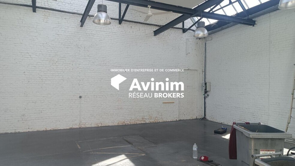 Office in Lille for lease - Interior Photo - Image 1 of 11