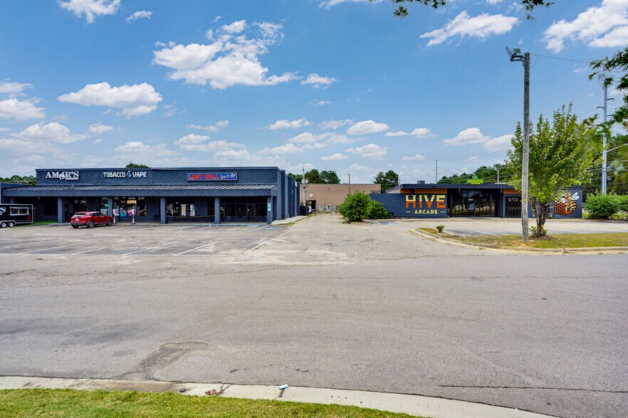 4-Unit Strip Center portefeuille de 2 propriétés à vendre sur LoopNet.ca - Photo du bâtiment - Image 3 de 12