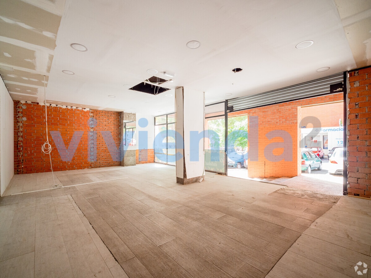 Madrid, MAD 28037 - Unit Puerta C, Esc. 1 - - Interior Photo - Image 2 of 13