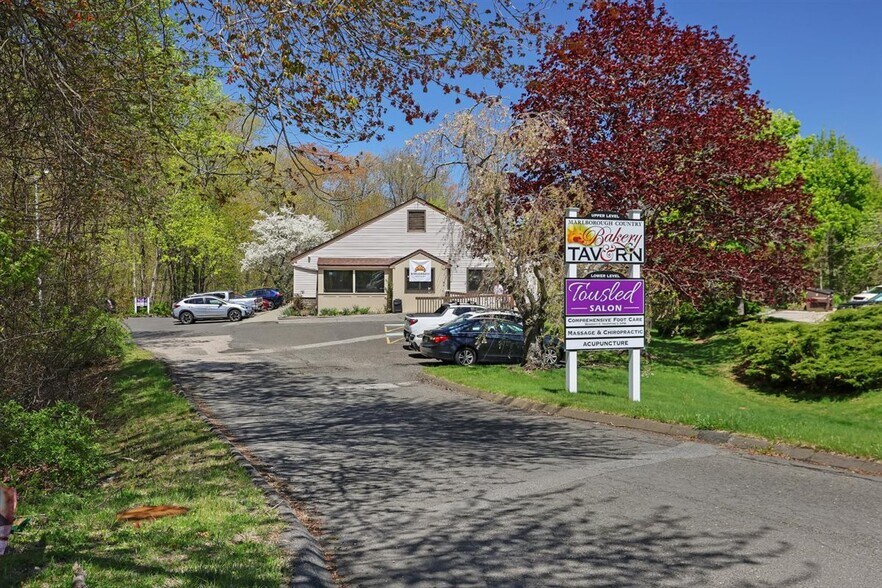 8 Independence Dr, Marlborough, CT à vendre - Photo du bâtiment - Image 3 de 28