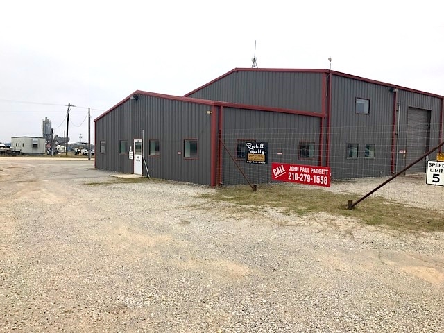 2491 S State Highway 16, Jourdanton, TX à vendre - Photo du b timent - Image 1 de 1