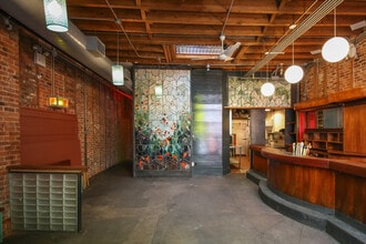 236 Troutman St, Brooklyn, NY à louer Photo intérieure- Image 2 de 11