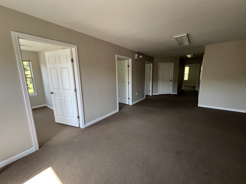 8849 Brookside Ave, West Chester, OH for lease - Interior Photo - Image 3 of 5