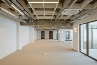 96 Rue Des Entrepreneurs, Paris for sale Interior Photo- Image 2 of 12