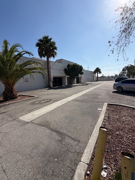 1401-1405 W 178th St, Gardena, CA for lease - Building Photo - Image 3 of 9