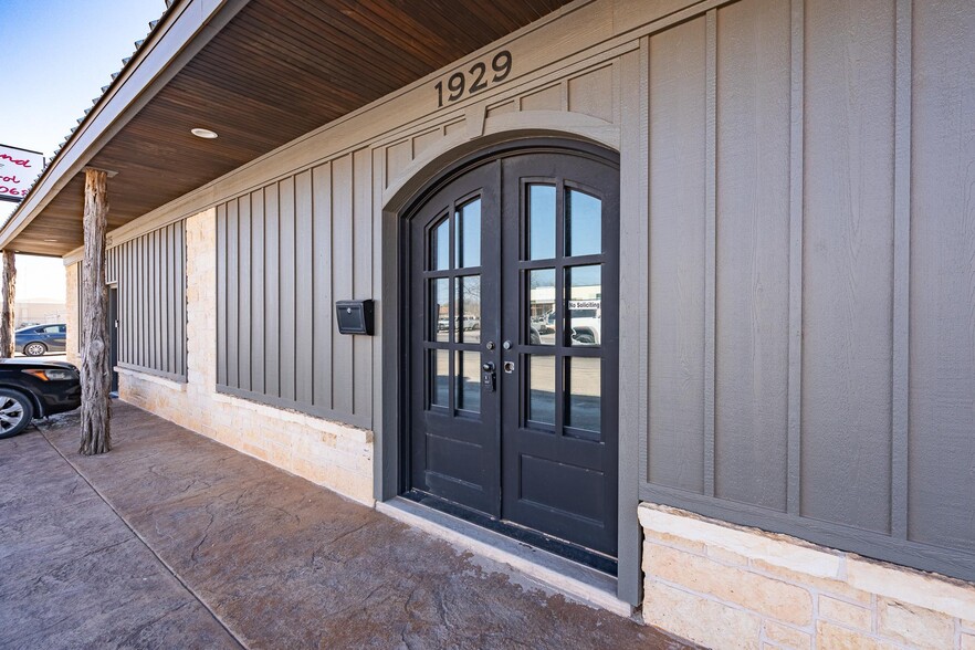 1929 S Treadaway Blvd, Abilene, TX for lease - Building Photo - Image 2 of 30