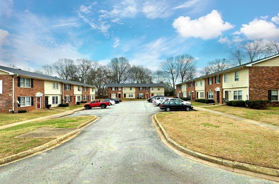 6526 White Horse Rd, Greenville, SC à vendre - Photo du bâtiment - Image 2 de 5