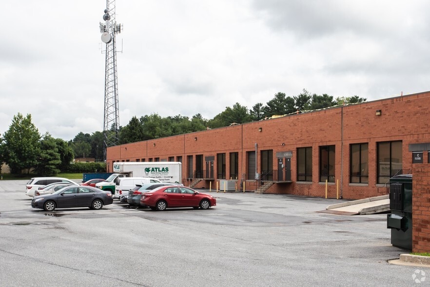 5100 Pegasus Ct, Frederick, MD for lease - Building Photo - Image 3 of 4