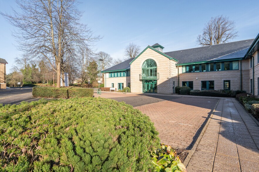 Polmaise Rd, Stirling à louer - Photo du bâtiment - Image 2 de 13