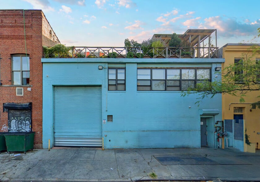 56 Dobbin St, Brooklyn, NY for lease - Building Photo - Image 3 of 3