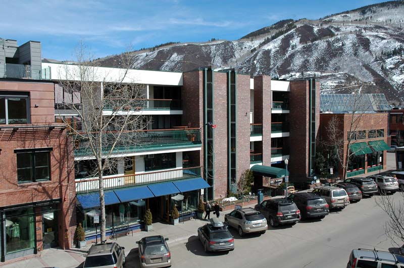 520 E Cooper Ave, Aspen, CO à louer - Photo principale - Image 1 de 7