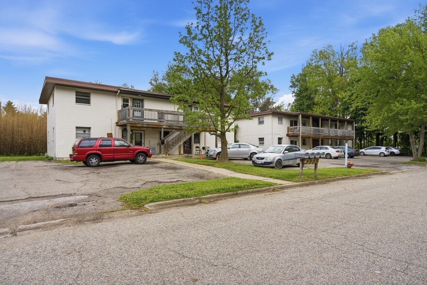 161 Gale Ave, Galesburg, MI for sale - Building Photo - Image 2 of 9