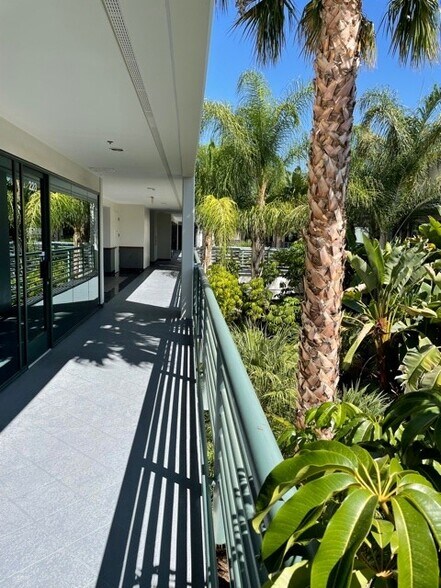 29970 Technology Dr, Murrieta, CA à louer - Photo du bâtiment - Image 2 de 14