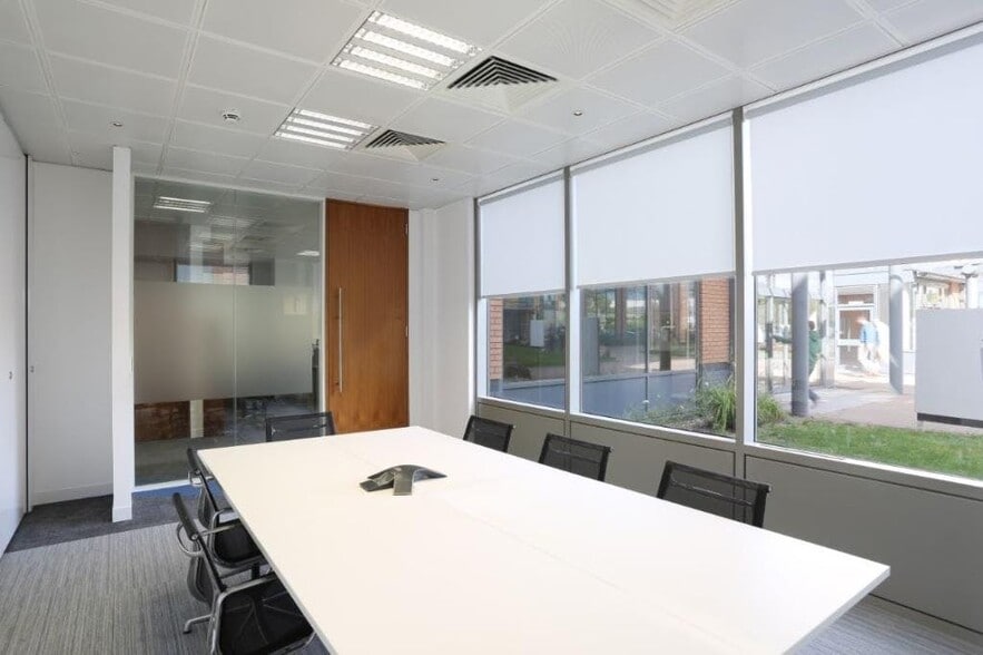 3 Waterside Dr, Reading à louer - Photo intérieure - Image 3 de 4