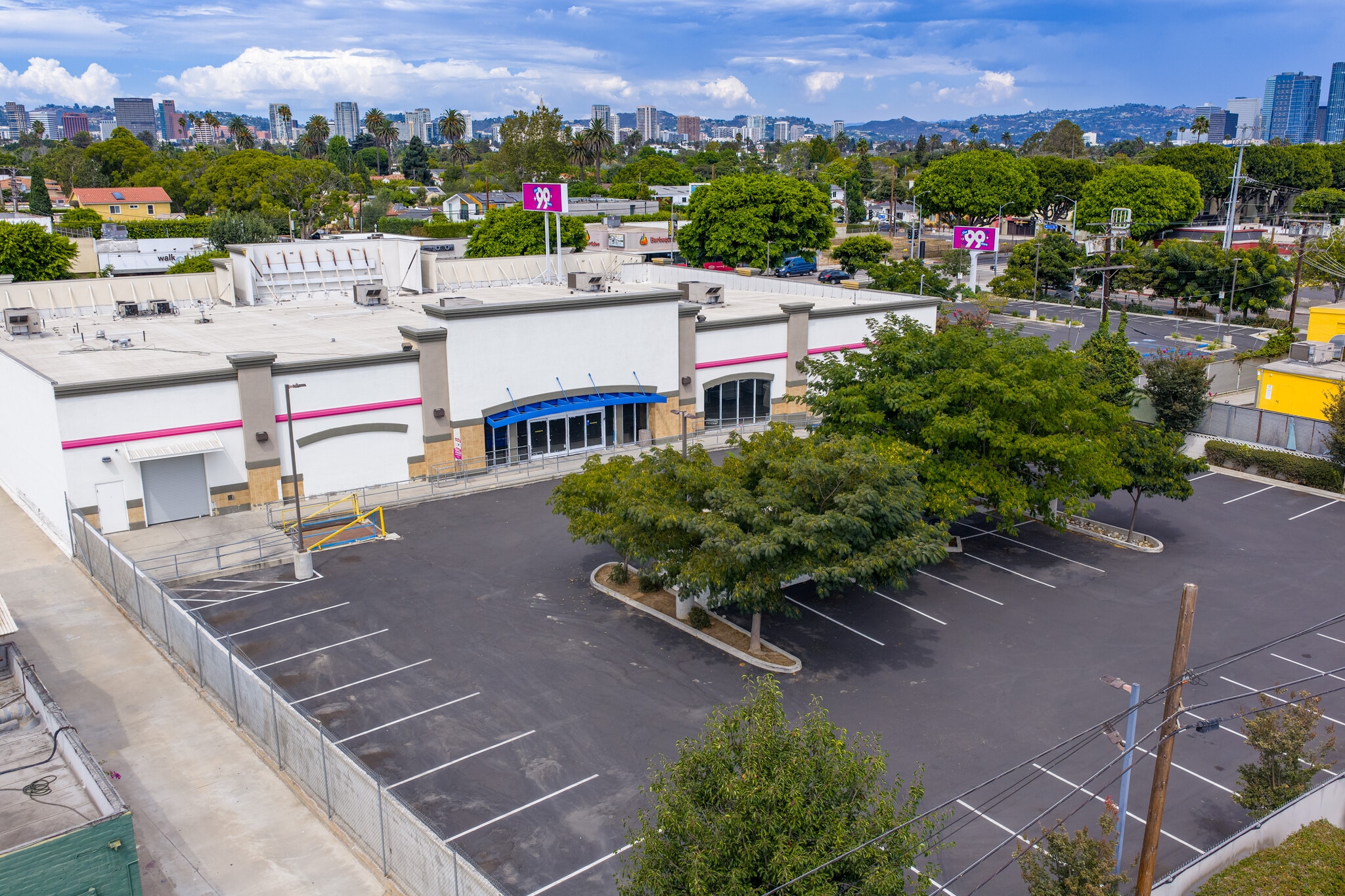 11040 W Pico Blvd, Los Angeles, CA for lease Building Photo- Image 1 of 11