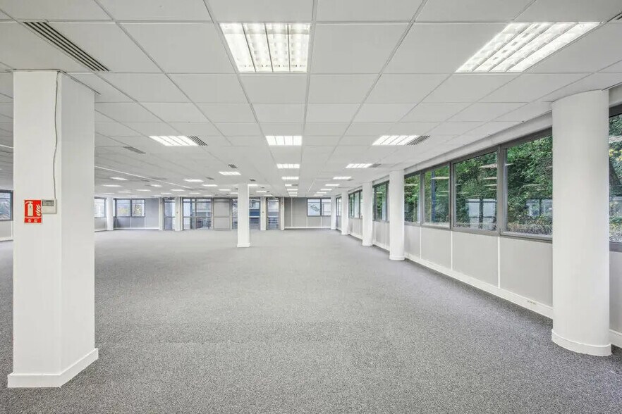 Bureau dans Orsay à louer - Photo du bâtiment - Image 1 de 12