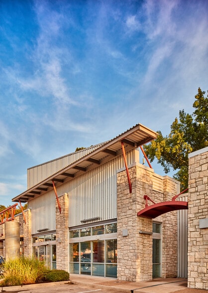 724-728 W Southwest Loop 323, Tyler, TX for lease - Building Photo - Image 2 of 3