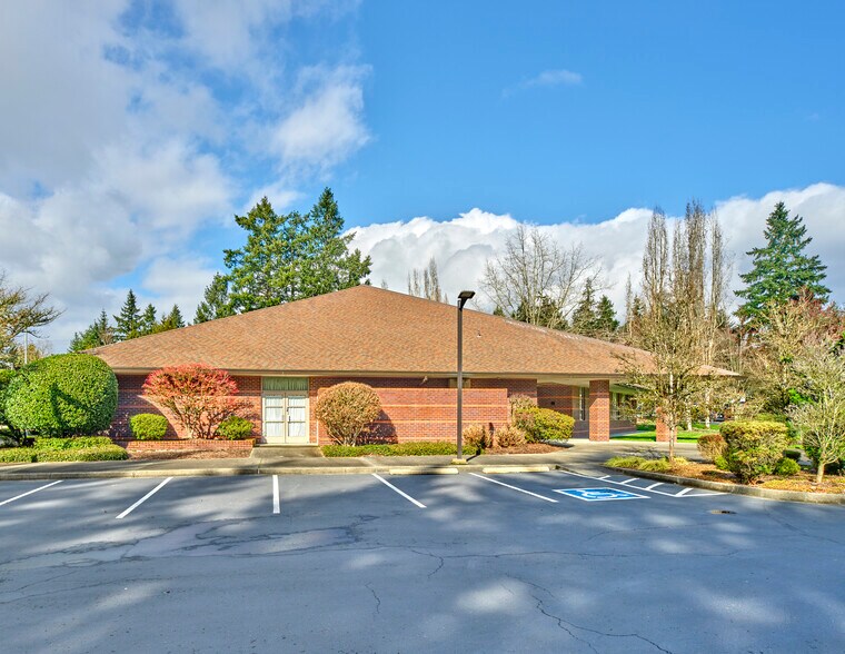 4001 Island Crest Way, Mercer Island, WA à vendre - Photo du bâtiment - Image 3 de 3