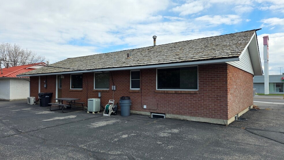 1601 E 17th St, Idaho Falls, ID for lease - Building Photo - Image 2 of 11
