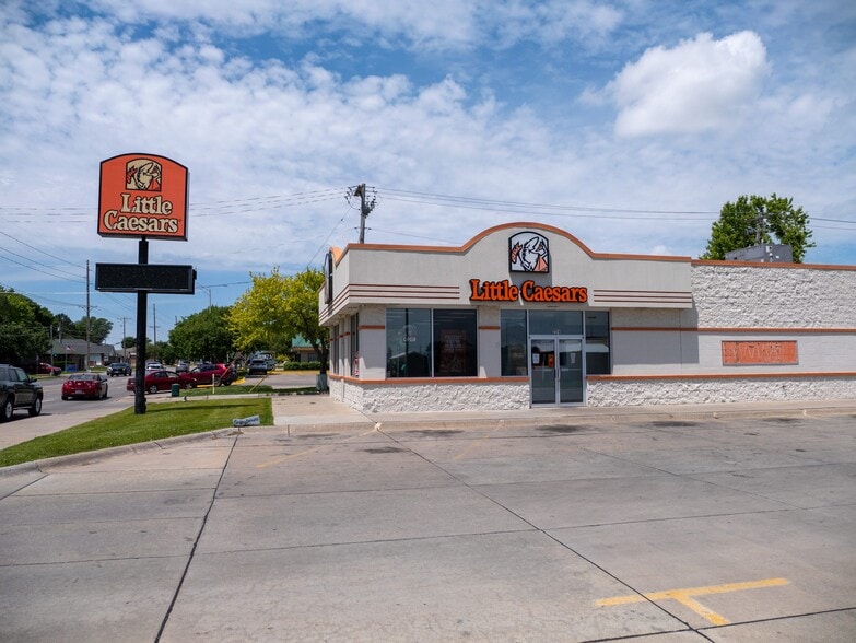 221 W 39th St, Kearney, NE for sale - Building Photo - Image 3 of 11