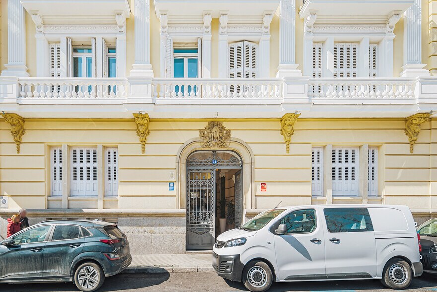 Paseo de la Castellana, 21, Madrid, Madrid à louer - Photo de construction - Image 3 de 3