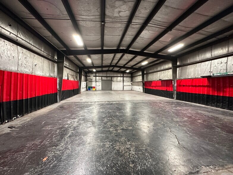 5042 Memory Hill Dr, Charleston, WV à vendre - Photo du bâtiment - Image 2 de 8