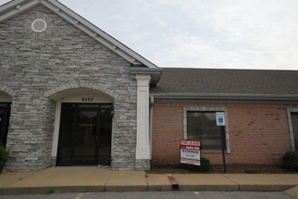 2021-2027 Greystone Sq, Jackson, TN for lease Interior Photo- Image 2 of 17