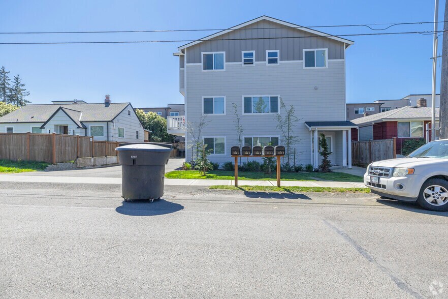 234 S 70th St, Tacoma, WA à vendre - Photo du bâtiment - Image 2 de 14