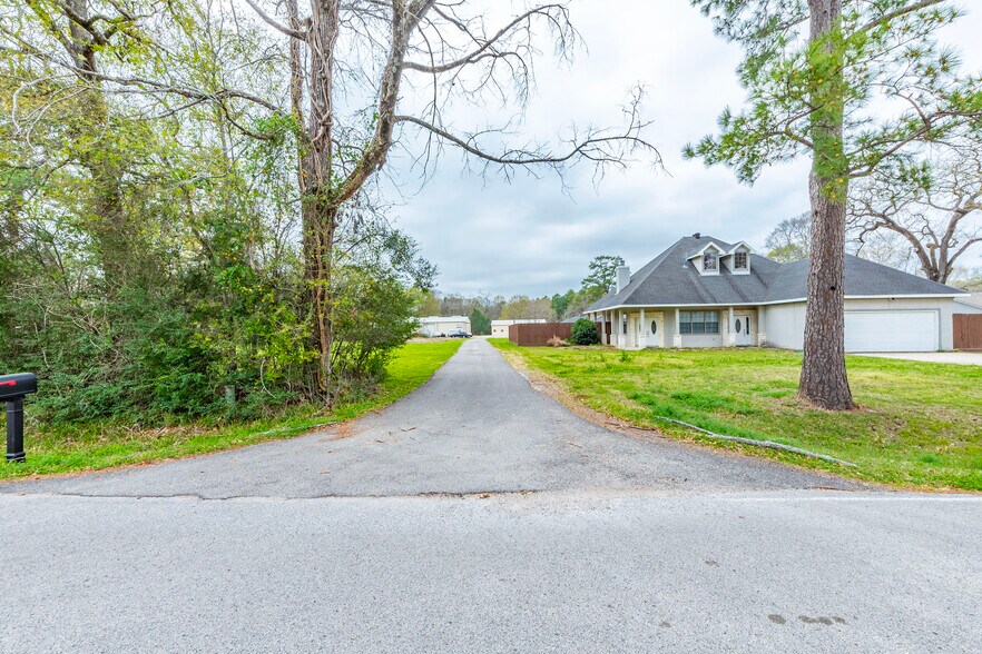 22831 Fritz Ln, Spring, TX à vendre - Photo du bâtiment - Image 2 de 9