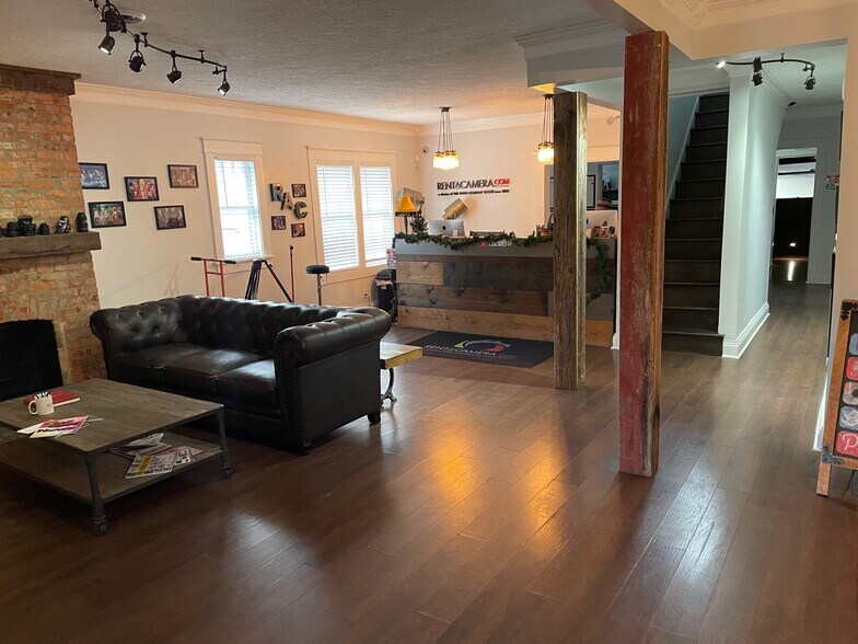 2605 Westwood Dr, Nashville, TN à louer - Photo du bâtiment - Image 3 de 13