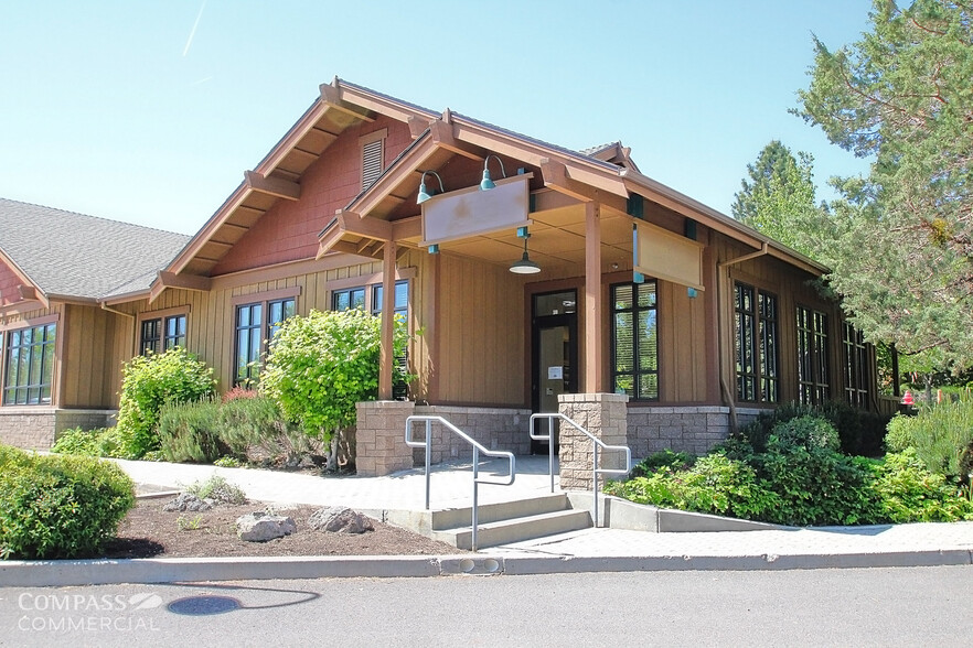 3052 NW Merchant Way, Bend, OR for lease - Building Photo - Image 1 of 11