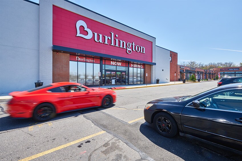 839 New York Ave, Huntington, NY for lease - Building Photo - Image 2 of 6