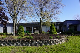 333 Jackson Plz, Ann Arbor, MI à louer Photo du bâtiment- Image 1 de 8