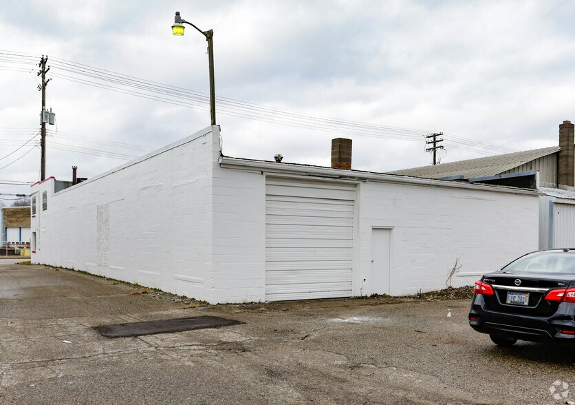 2915 S Martin Luther King Jr Blvd, Lansing, MI for lease - Building Photo - Image 2 of 9