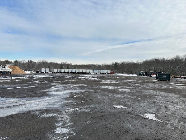 944 Adams St, Abington, MA à louer - Photo du bâtiment - Image 2 de 10