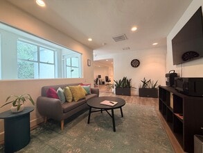 357 Castro St, Mountain View, CA for lease Interior Photo- Image 2 of 7