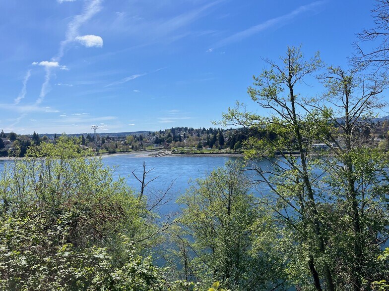 1943 Wheaton Way, Bremerton, WA à vendre - Photo du bâtiment - Image 3 de 12