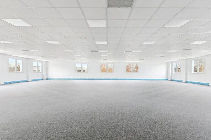 22 Rue Du 35Eme Regiment D'Aviation, Bron à vendre - Photo du bâtiment - Image 3 de 10